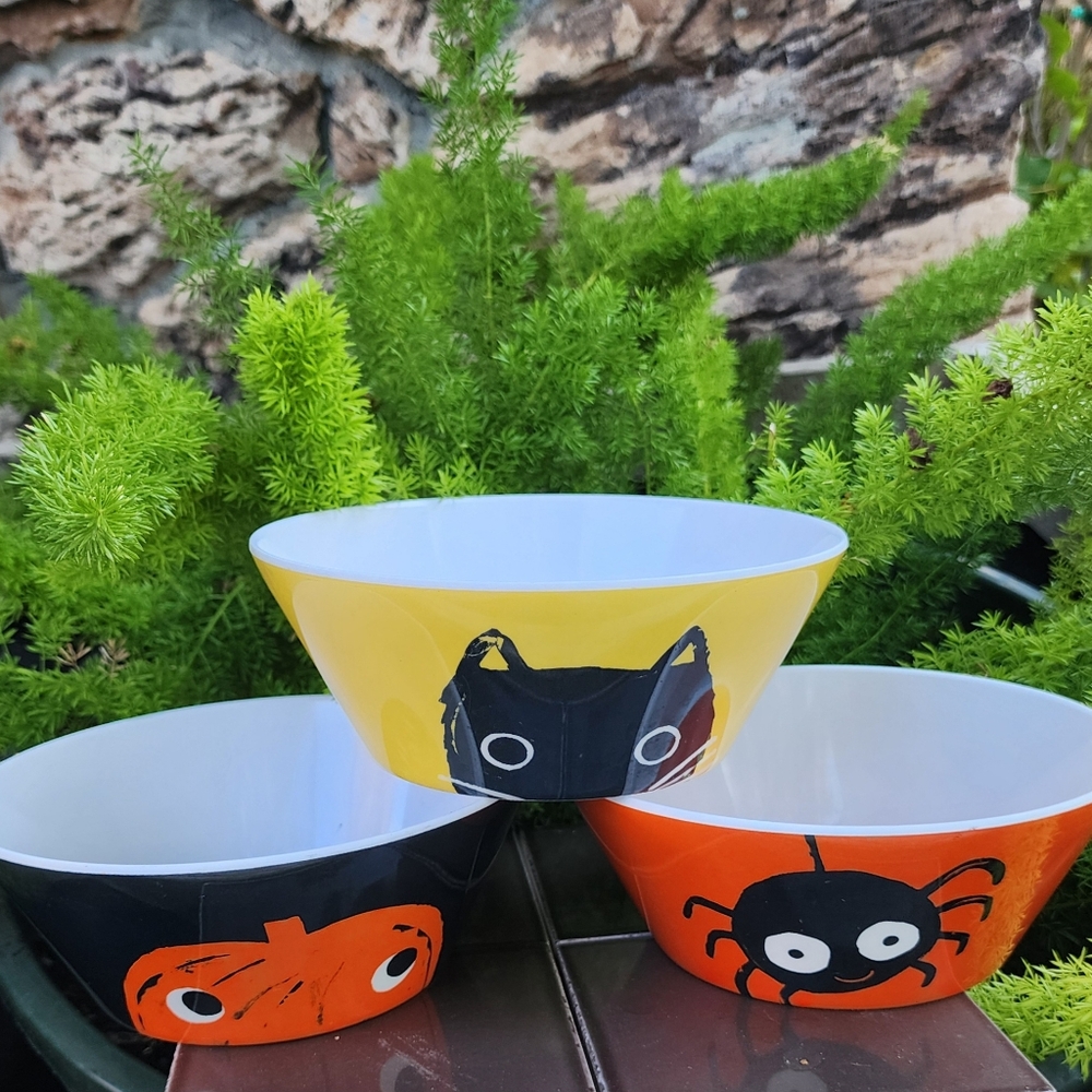 Pottery Barn Kid Cambria Tabletop Melamine Halloween Bowls 3 Cat Spider Pumpkin